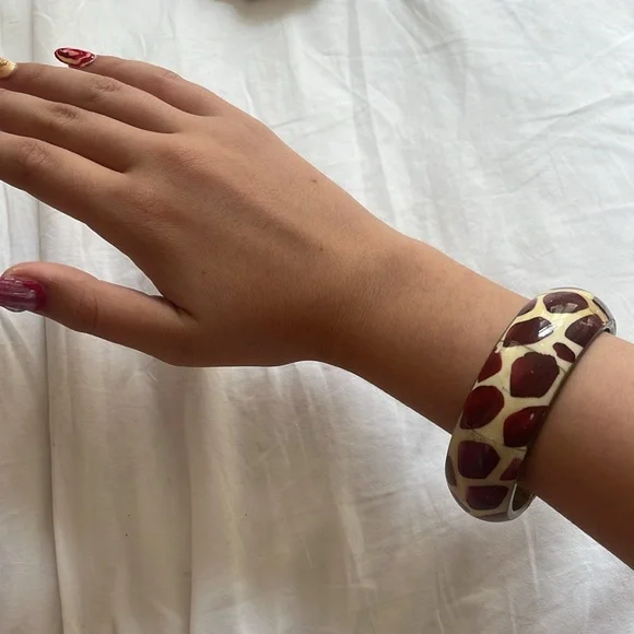 Animal print dangle bracelets - Picture 4 of 5